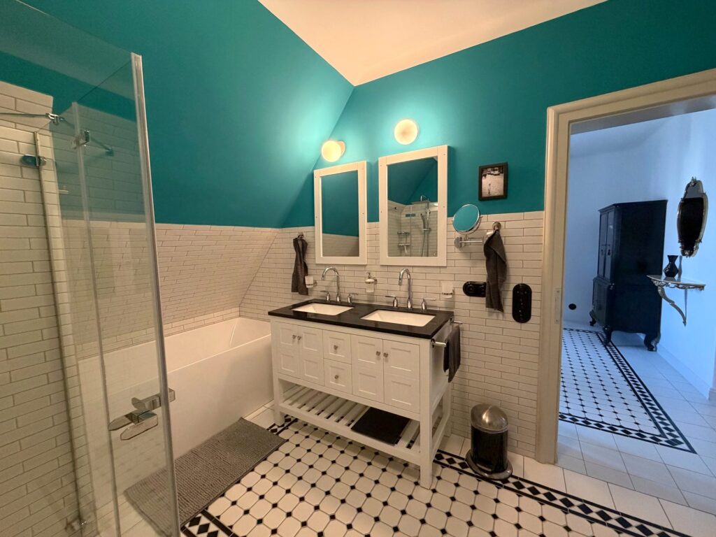 Badezimmer Waschtisch OG