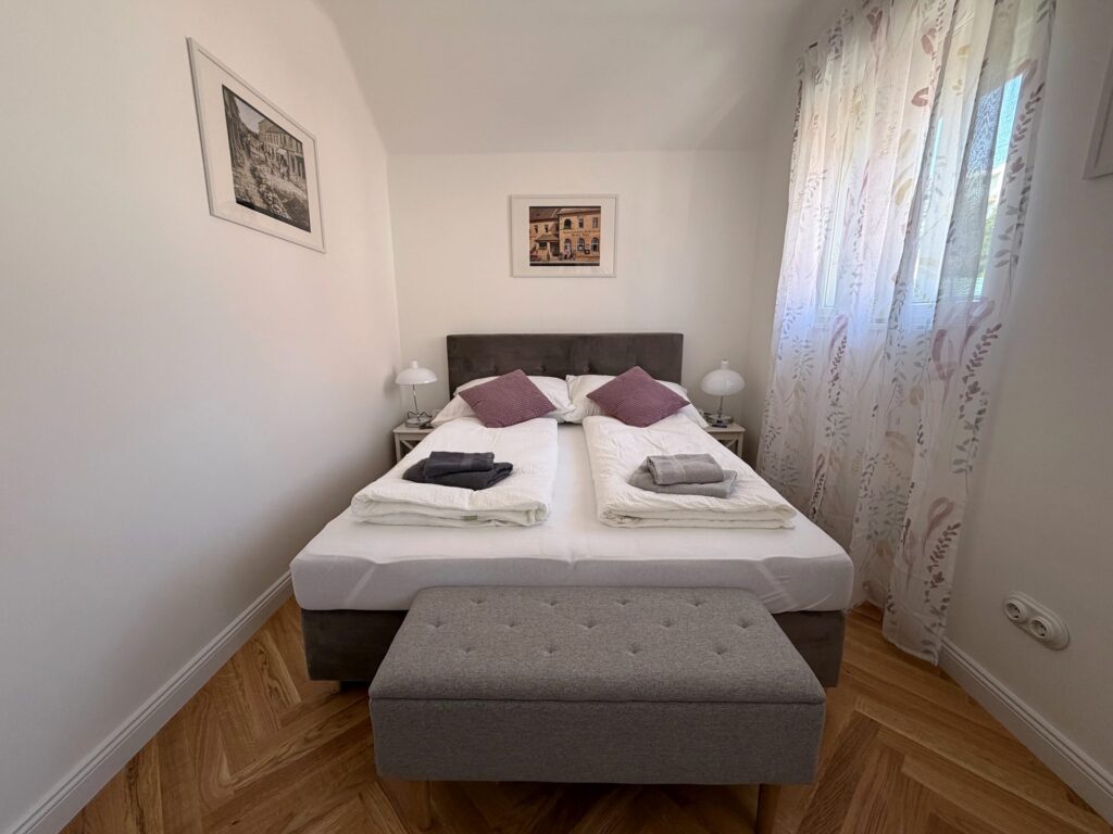 Schlafzimmer 2 OG