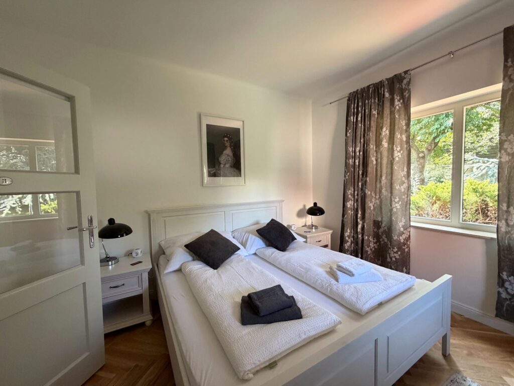 Schlafzimmer 3 OG